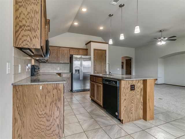 6912 NW 155th Terrace, Edmond, OK 73013