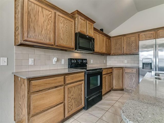 6912 NW 155th Terrace, Edmond, OK 73013