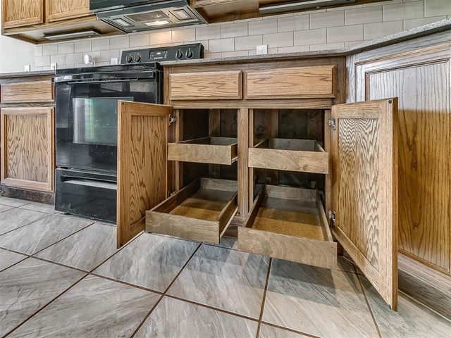 6912 NW 155th Terrace, Edmond, OK 73013