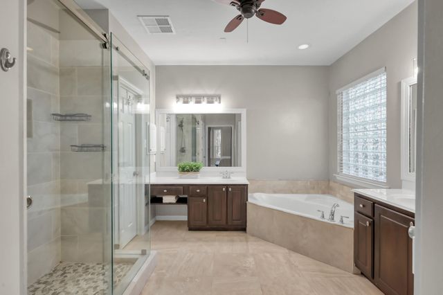 42 E Knightsbridge Drive, The Woodlands, TX 77385