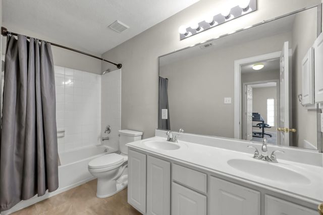 42 E Knightsbridge Drive, The Woodlands, TX 77385