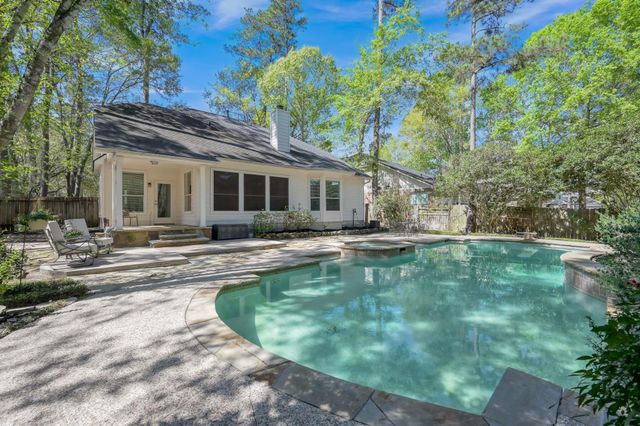 42 E Knightsbridge Drive, The Woodlands, TX 77385