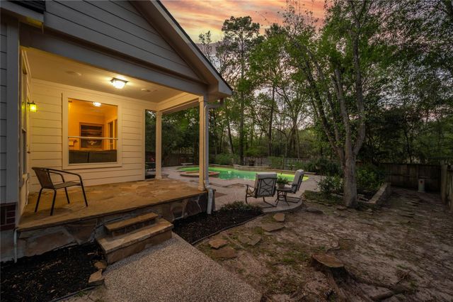 42 E Knightsbridge Drive, The Woodlands, TX 77385