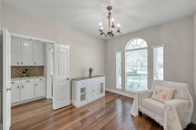 42 E Knightsbridge Drive, The Woodlands, TX 77385