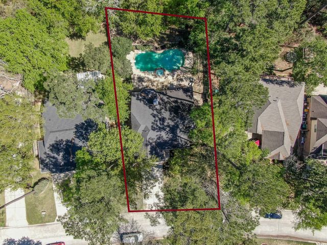 42 E Knightsbridge Drive, The Woodlands, TX 77385