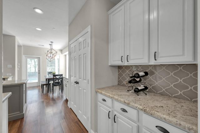 42 E Knightsbridge Drive, The Woodlands, TX 77385