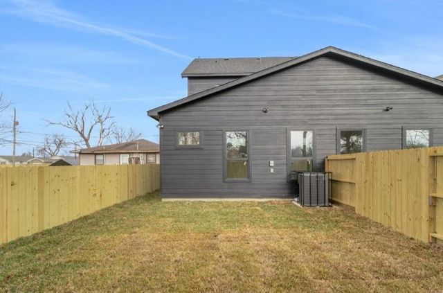 7956 Bonaire Street A, Houston, TX 77028