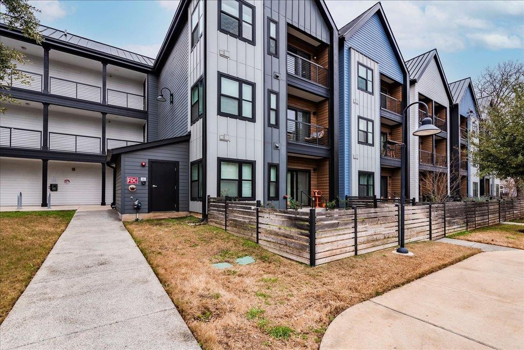 3101 Govalle Ave 220, Austin, TX 78702