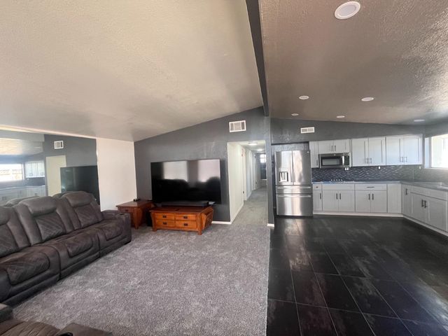 1661 Cheney Ln, Hayward, CA 94545