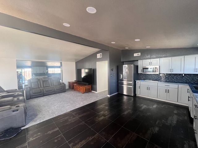 1661 Cheney Ln, Hayward, CA 94545