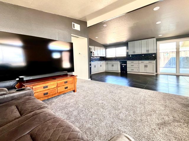 1661 Cheney Ln, Hayward, CA 94545