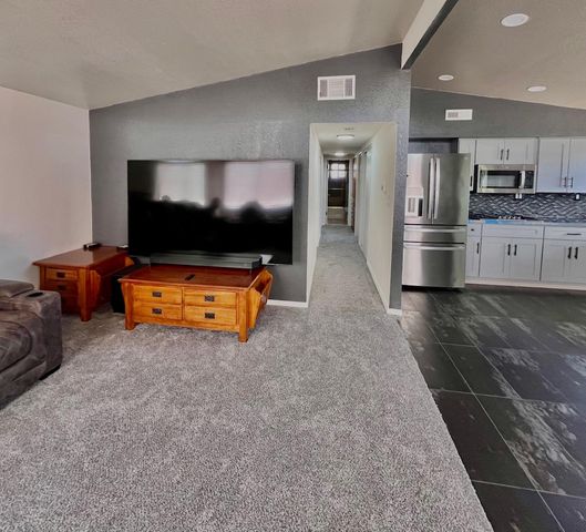 1661 Cheney Ln, Hayward, CA 94545