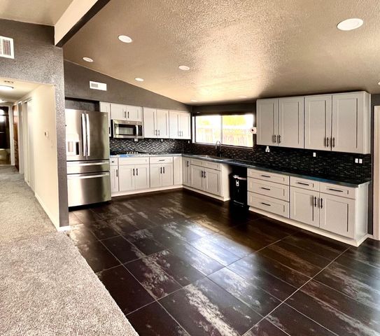 1661 Cheney Ln, Hayward, CA 94545