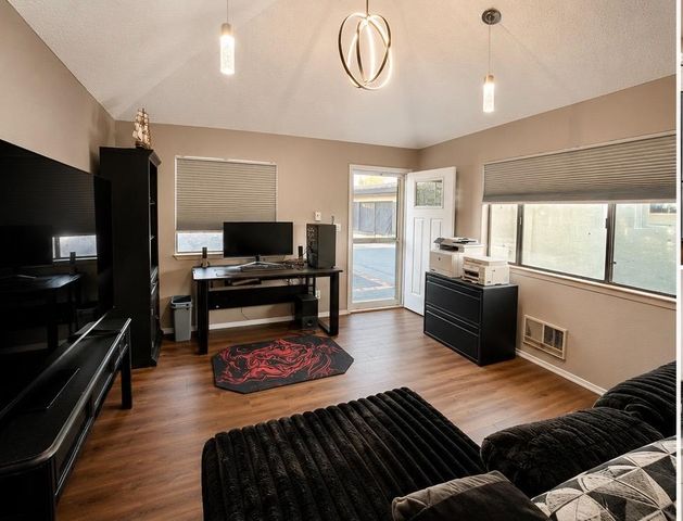 1661 Cheney Ln, Hayward, CA 94545