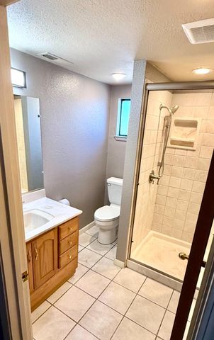 1661 Cheney Ln, Hayward, CA 94545