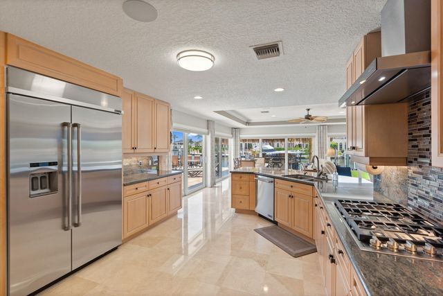 2600 NE 33rd Street, Lighthouse Point, FL 33064