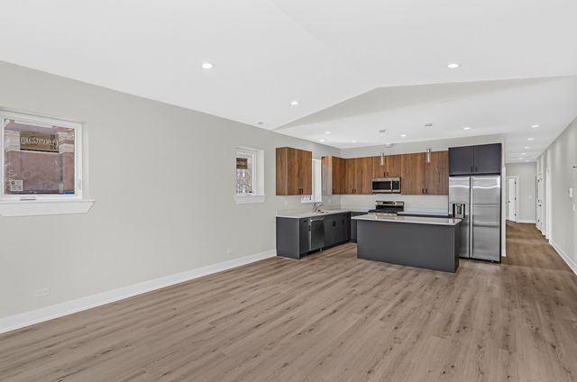 623 E 60th Street 3E, Chicago, IL 60637