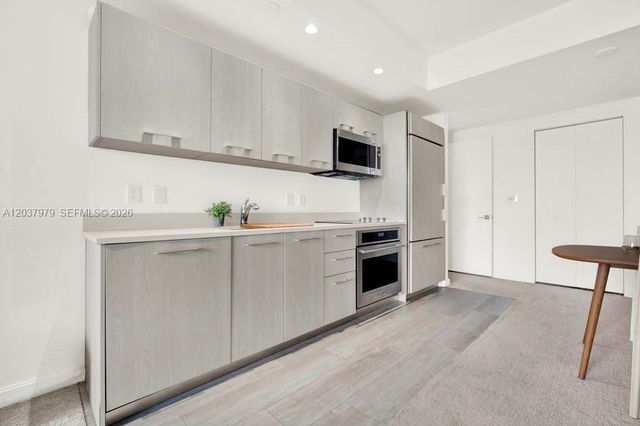 45 SW 9th St 1609, Miami, FL 33130