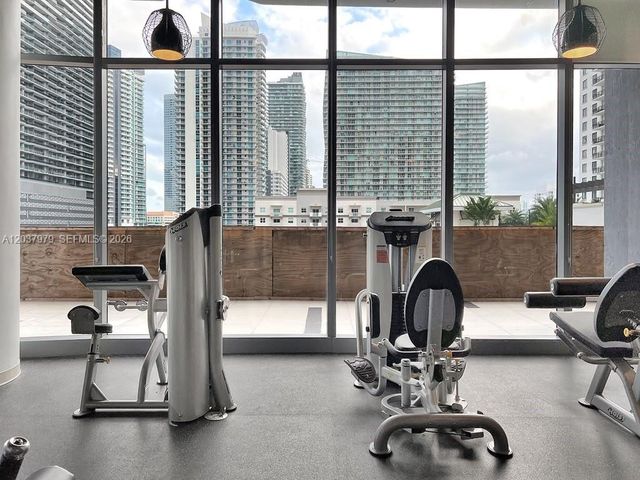 45 SW 9th St 1609, Miami, FL 33130