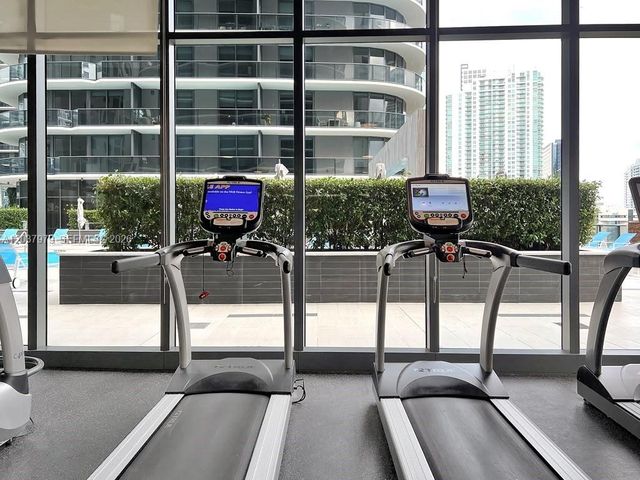 45 SW 9th St 1609, Miami, FL 33130