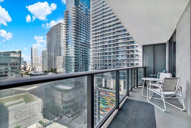 45 SW 9th St 1609, Miami, FL 33130