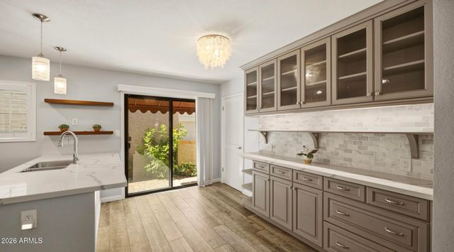 6465 N 77th Place, Scottsdale, AZ 85250