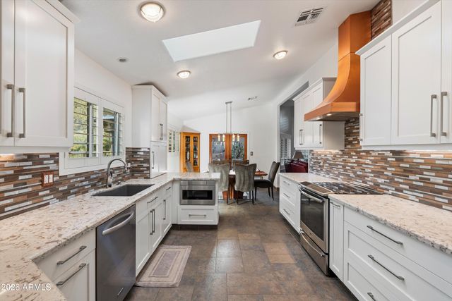 1731 E WALTANN Lane, Phoenix, AZ 85022