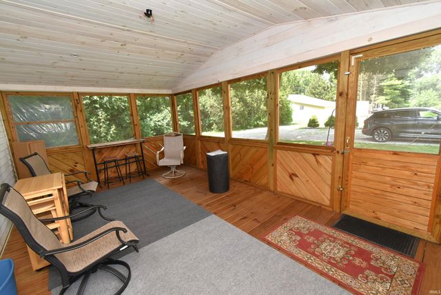 207 E St Rd 352, Boswell, IN 47921