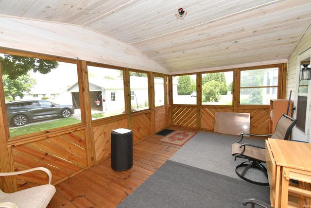 207 E St Rd 352, Boswell, IN 47921
