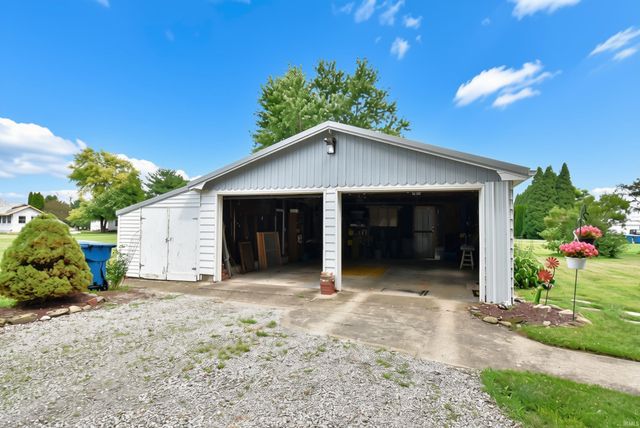 207 E St Rd 352, Boswell, IN 47921