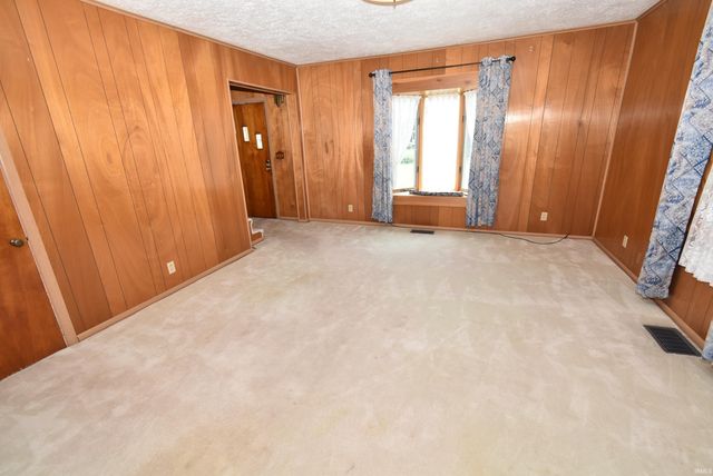 207 E St Rd 352, Boswell, IN 47921