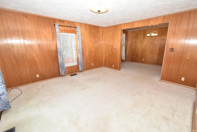 207 E St Rd 352, Boswell, IN 47921