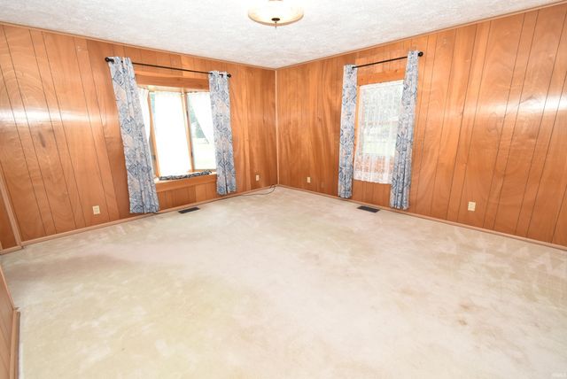 207 E St Rd 352, Boswell, IN 47921