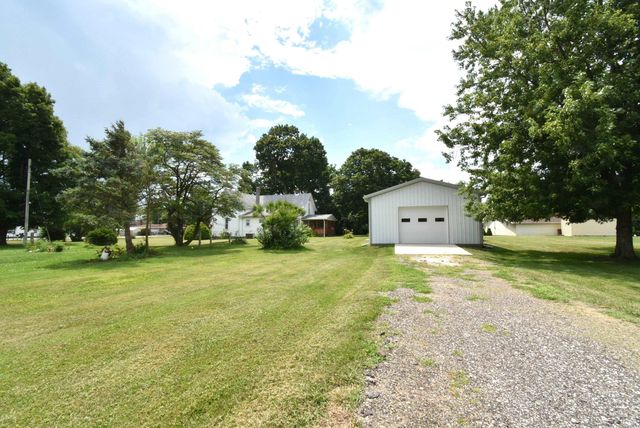 207 E St Rd 352, Boswell, IN 47921