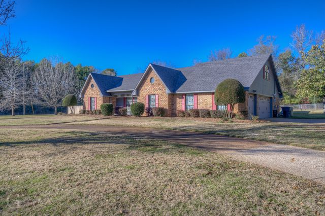 111 White Road, Frierson, LA 71027