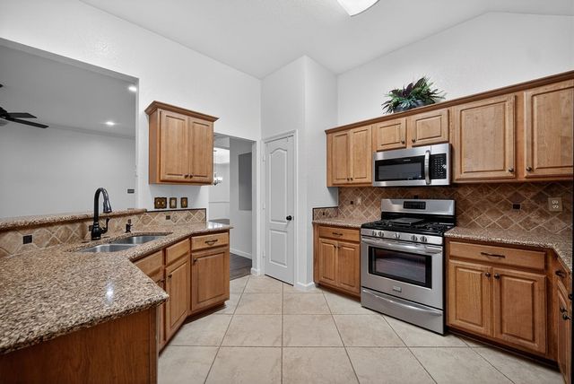 313 Cave River Drive, Murphy, TX 75094