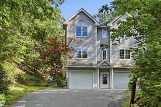 75 Park St A, Ayer, MA 01432
