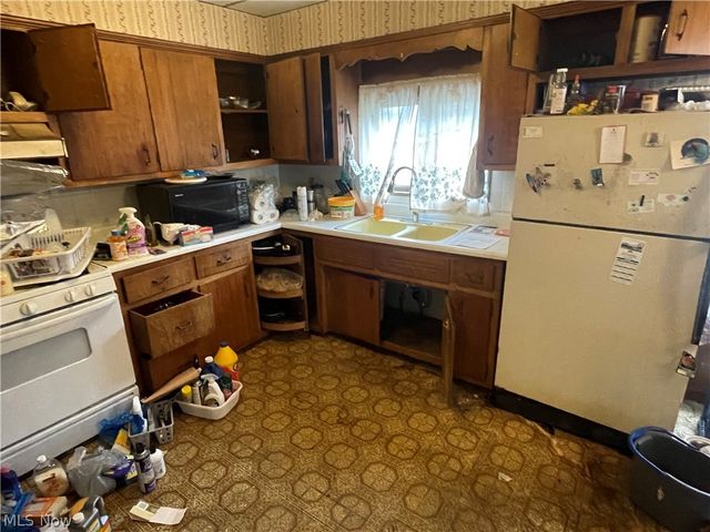 97 Creed Street, Struthers, OH 44471