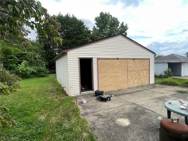 97 Creed Street, Struthers, OH 44471