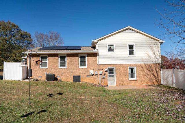 209 N Hill Drive, Boiling Springs, SC 29316