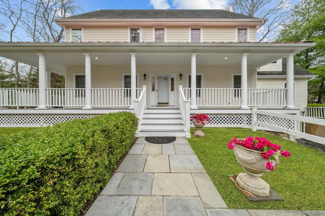 17 Nadworny Lane, Stony Brook, NY 11790