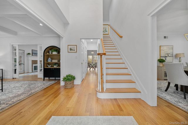 17 Nadworny Lane, Stony Brook, NY 11790