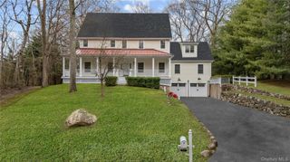 17 Nadworny Lane, Stony Brook, NY 11790