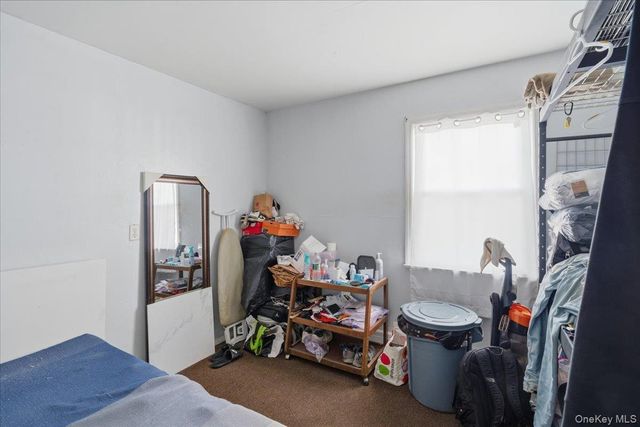 56 Park Lane, Medford, NY 11763