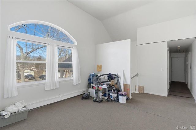 56 Park Lane, Medford, NY 11763