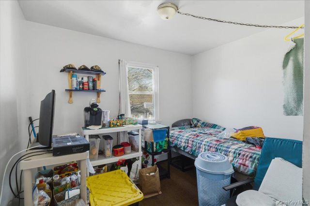 56 Park Lane, Medford, NY 11763