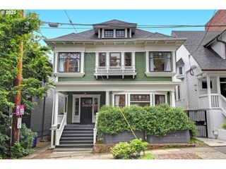 26 Nw 22ND Pl, Portland, OR 97210
