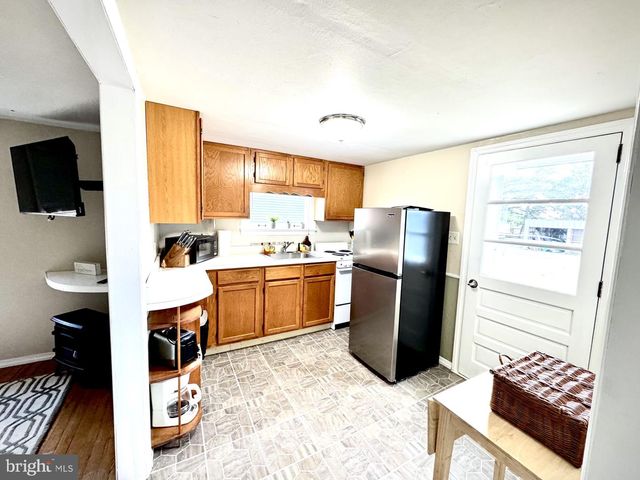 203 S BAY SHORE DR, Milton, DE 19968