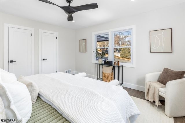 15 Princeton Pl, Clifton City, NJ 07014