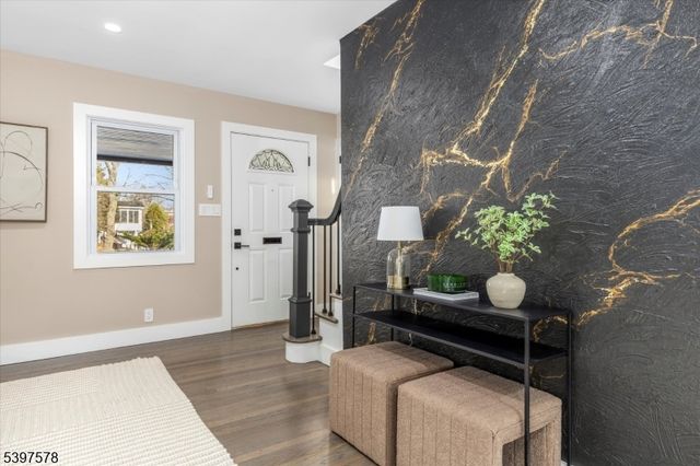 15 Princeton Pl, Clifton City, NJ 07014